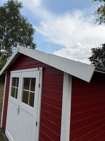 Detailaufnahme des Dachüberstands am Gartenhaus